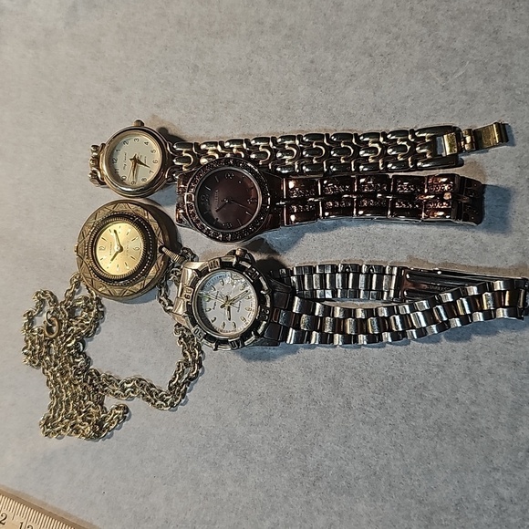 Watch Collectible Bundle of 4 - Picture 1 of 11
